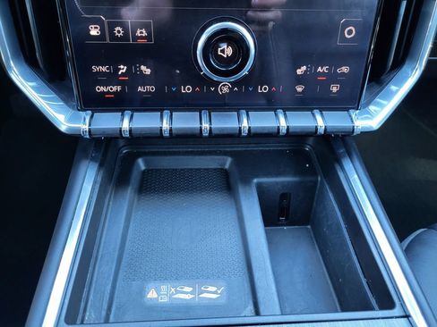 Used 2024 GMC Acadia Elevation FWD image 15
