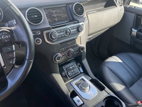 Used 2015 Land Rover LR4 HSE AWD/4WD image 32
