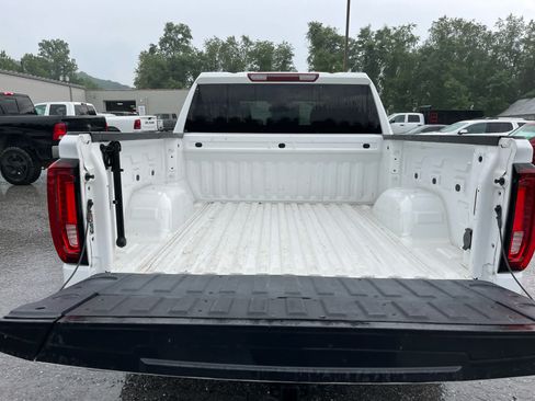Used 2024 GMC Sierra 1500 SLT AWD/4WD image 31