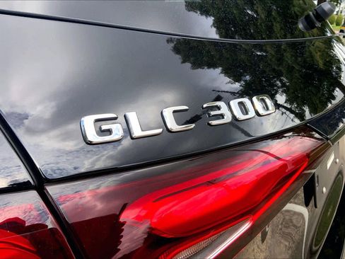 Used 2024 Mercedes-Benz GLC 300 4MATIC image 30