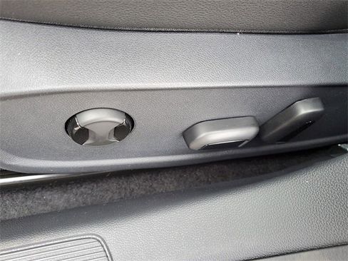 New 2025 Volkswagen Jetta SE image 17