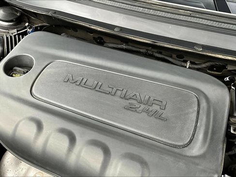 Used 2019 Jeep Cherokee Latitude Plus AWD/4WD image 27