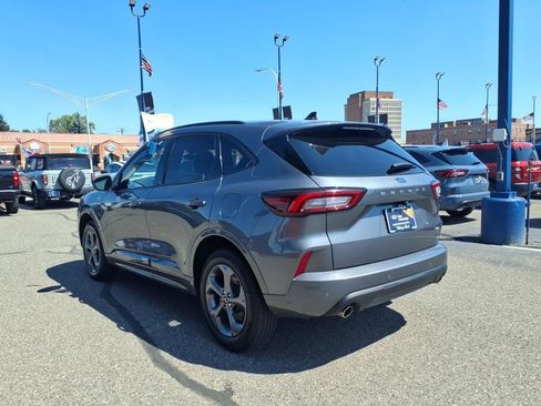 Certified 2024 Ford Escape ST-Line w/ Tech Pack #1 AWD/4WD image 9