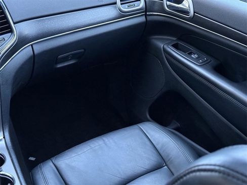 Used 2018 Jeep Grand Cherokee Limited image 14