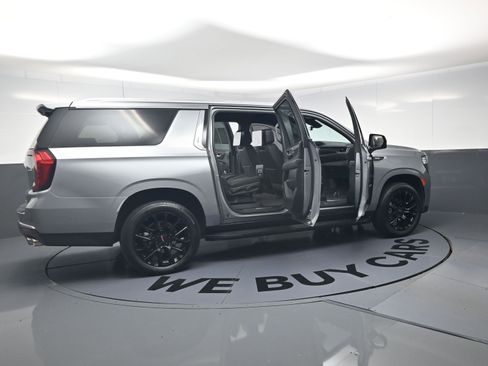 Used 2024 GMC Yukon XL Denali w/ Advanced Technology Package AWD/4WD image 26