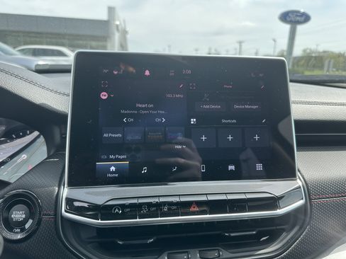 Used 2022 Jeep Compass Trailhawk w/ Trailhawk Convenience Group image 11