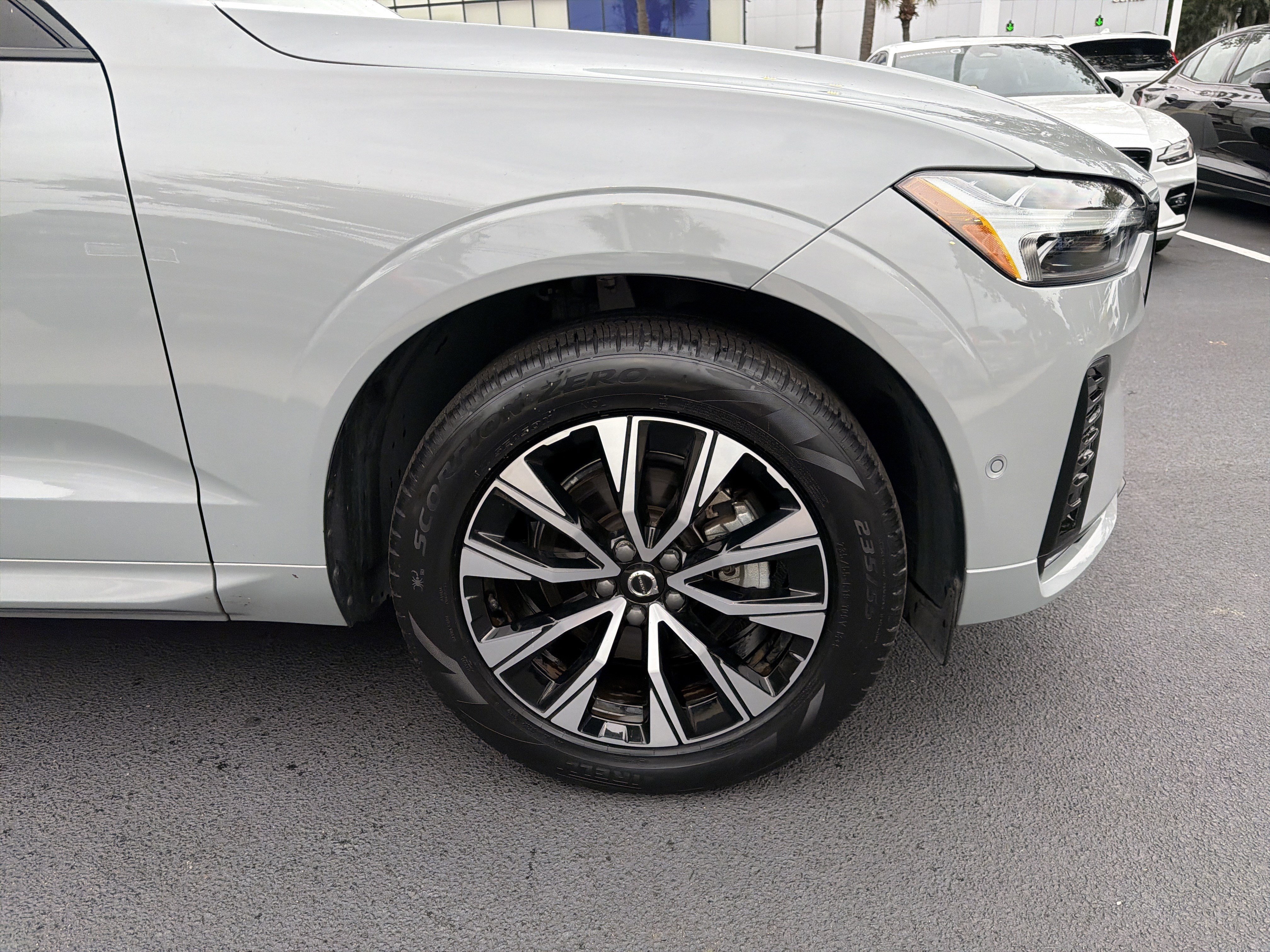 Used 2024 Volvo XC60 B5 Plus w/ Protection Package Premier AWD/4WD image 13