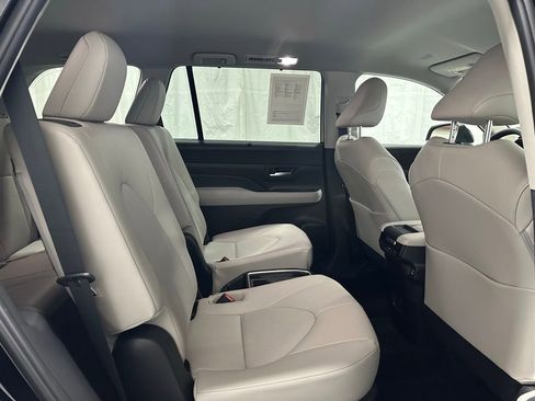 Used 2025 Toyota Grand Highlander AWD image 59