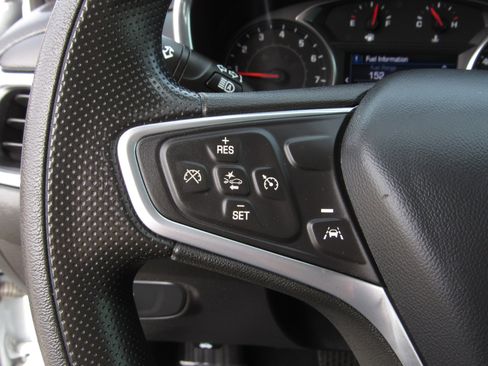 Used 2023 Chevrolet Equinox LT image 23