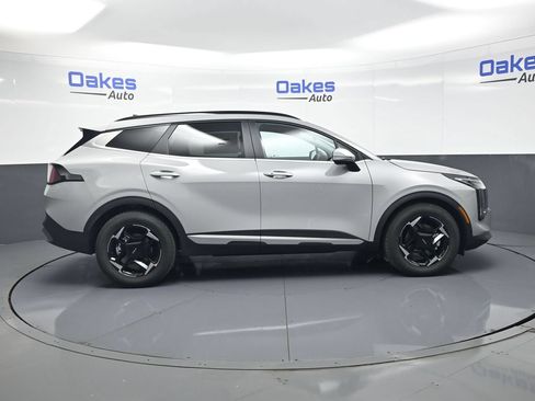 New 2026 Kia Sportage EX w/ EX Panorama Roof Package FWD image 8