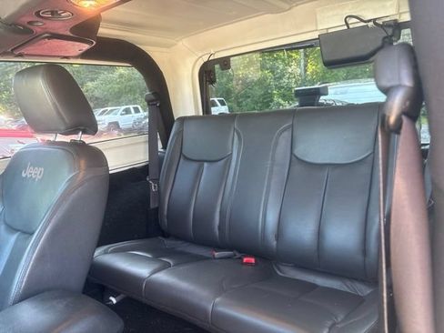 Used 2017 Jeep Wrangler Sahara w/ Dual Top Group AWD/4WD image 12
