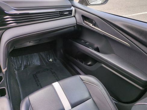 Used 2025 Toyota Camry SE FWD image 16