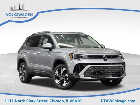 New 2025 Volkswagen Taos SE image 1