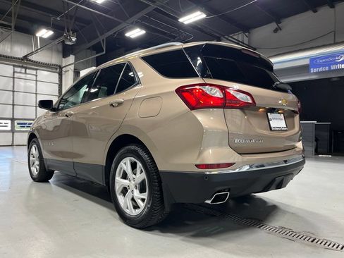 Used 2018 Chevrolet Equinox LT w/ Sun & Infotainment Package AWD/4WD image 5