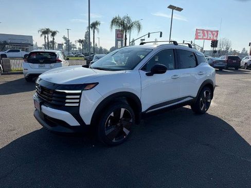 New 2026 Nissan Kicks SR w/ Cold Weather Package image 3