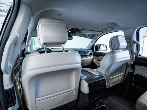 Used 2023 Jeep Wagoneer Series III w/ Preferred Equipment Group image 56