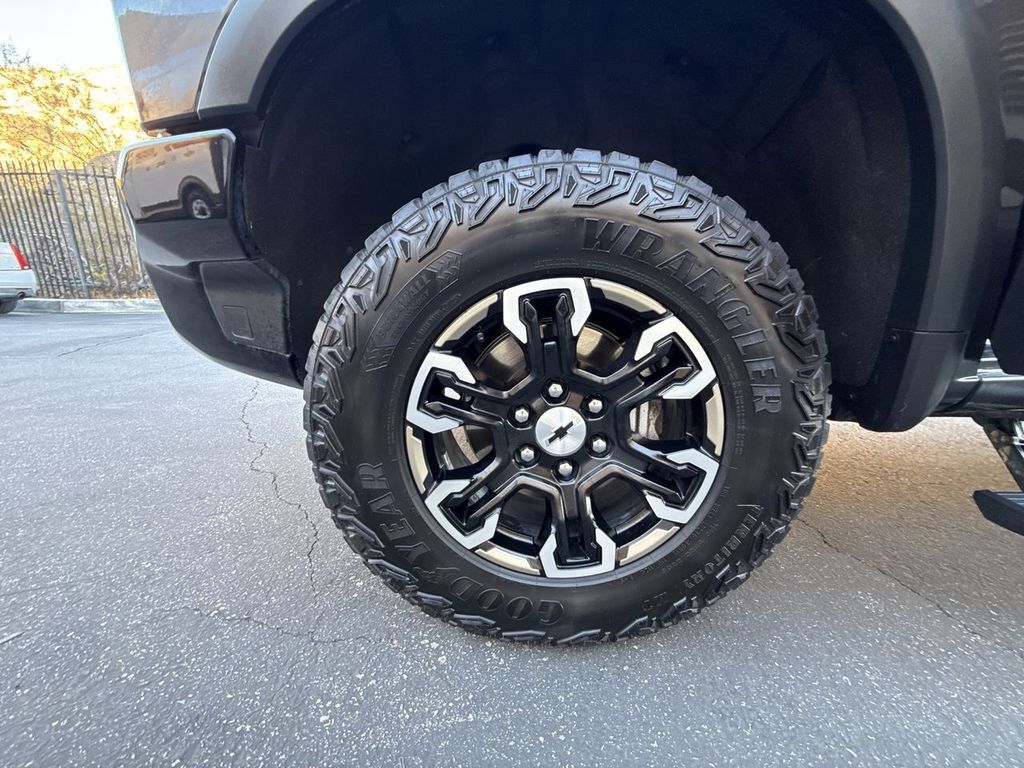Used 2023 Chevrolet Silverado 1500 ZR2 w/ Technology Package AWD/4WD image 34