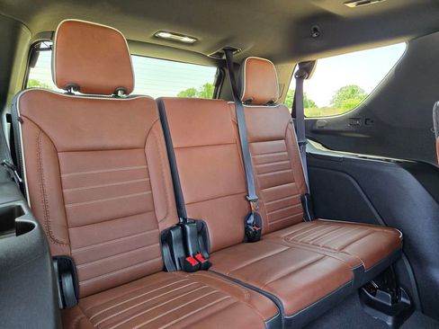 Used 2023 GMC Yukon Denali Ultimate AWD/4WD image 28