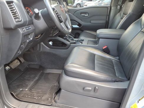 Used 2022 Nissan Frontier PRO-4X w/ Pro-4X Premium Package AWD/4WD image 12