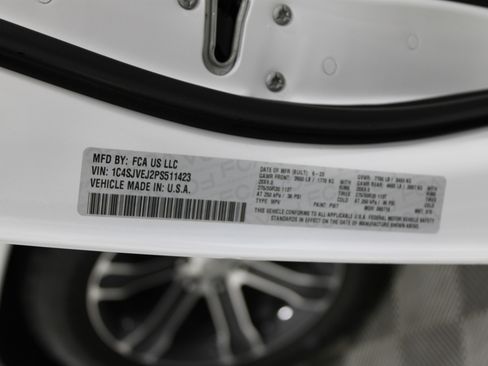 Used 2023 Jeep Grand Wagoneer 4WD image 59