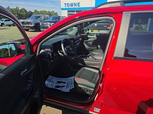Used 2025 Chevrolet Equinox RS w/ Safety and Technology Package FWD image 12