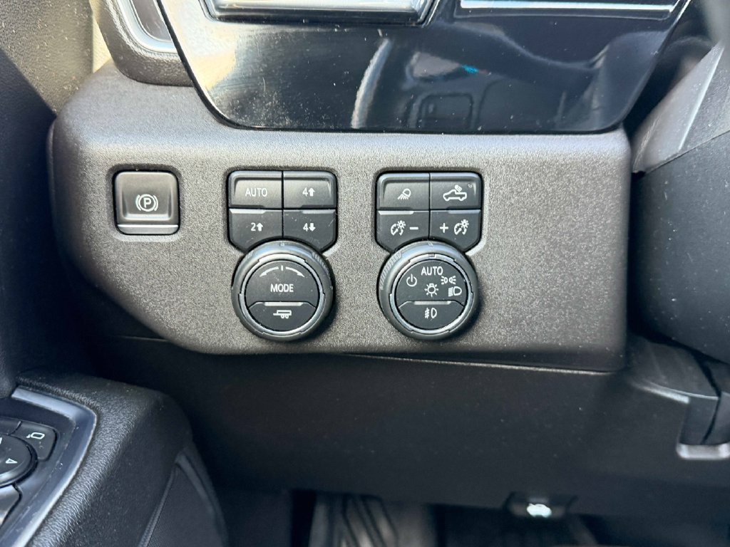 Used 2024 Chevrolet Silverado 3500 LT w/ Safety Package AWD/4WD image 37