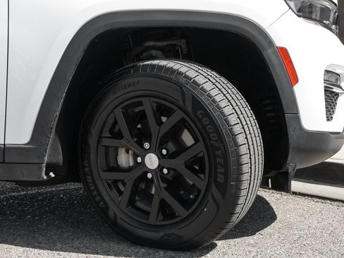 Used 2023 Jeep Grand Cherokee Limited AWD/4WD image 13