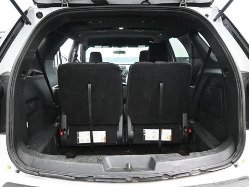 Used 2018 Ford Explorer XLT AWD/4WD image 25