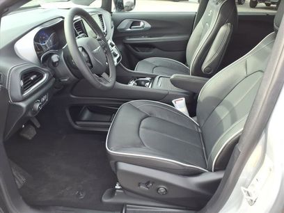 New 2026 Chrysler Pacifica Limited