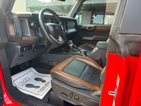 Used 2023 Ford Bronco Outer Banks AWD/4WD image 12