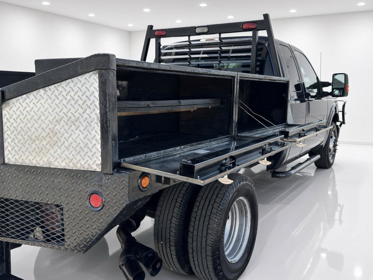 Used 2014 Ford F350 XLT w/ XLT Interior Package RWD image 8