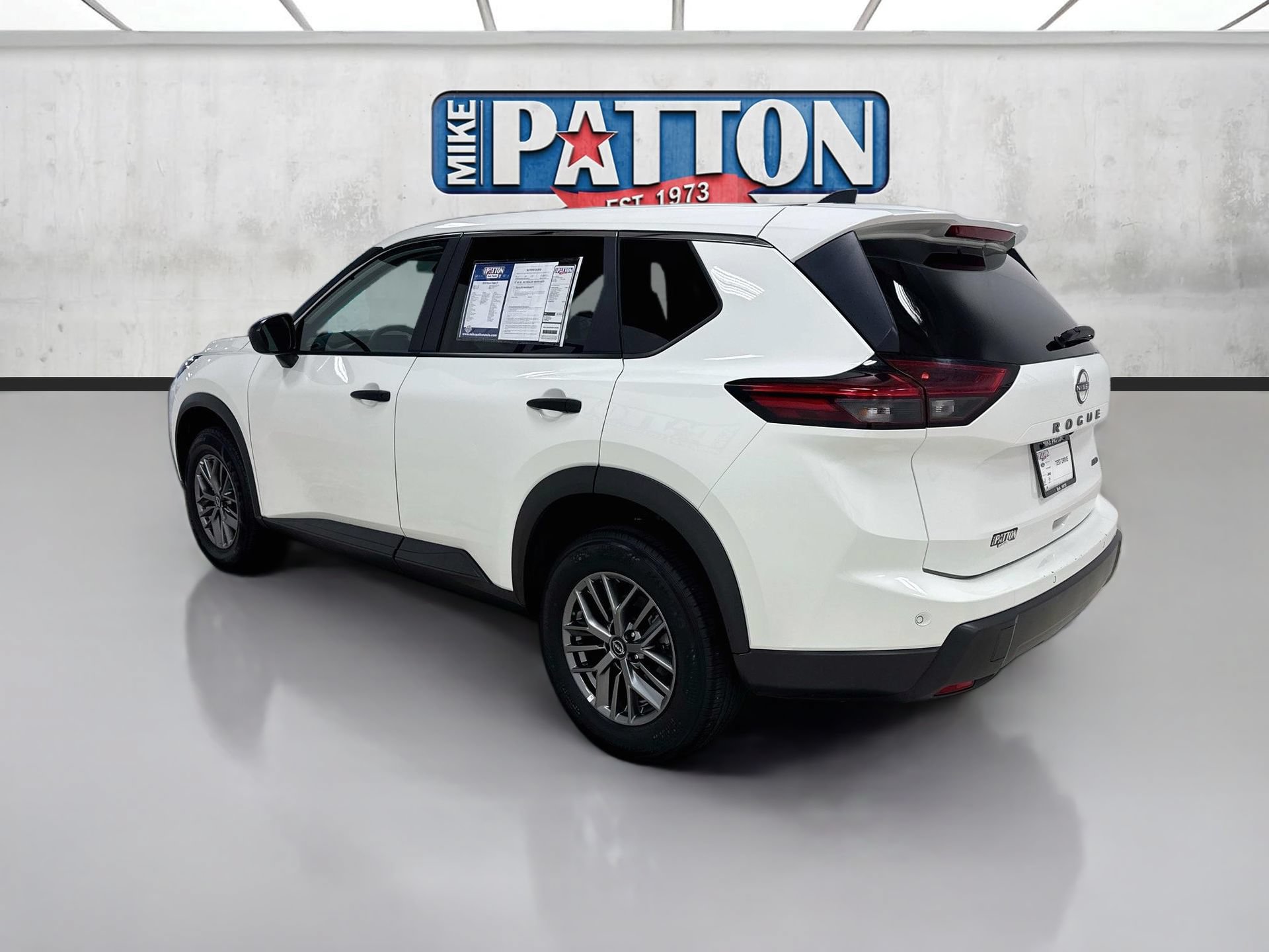 Used 2024 Nissan Rogue S AWD/4WD image 5