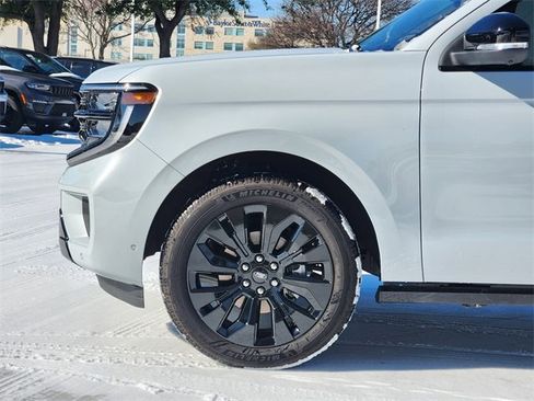 Used 2025 Ford Expedition Platinum w/ Stealth Appearance Package image 9