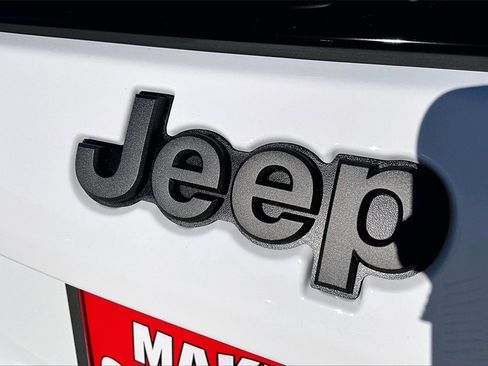 New 2026 Jeep Compass Latitude image 13