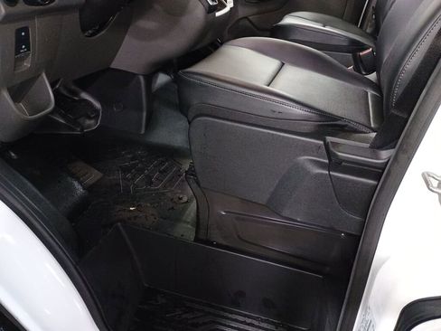 New 2026 Ford Transit 250 148 Medium Roof RWD image 9