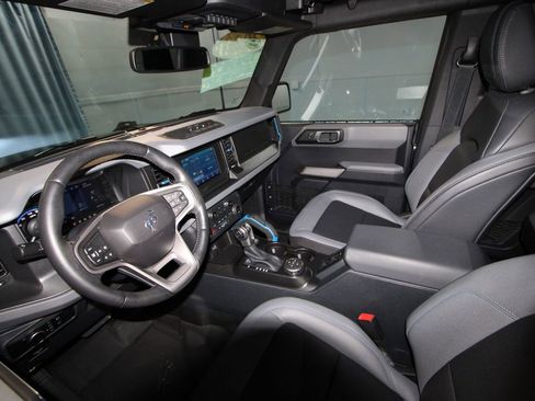 Used 2023 Ford Bronco Black Diamond image 2