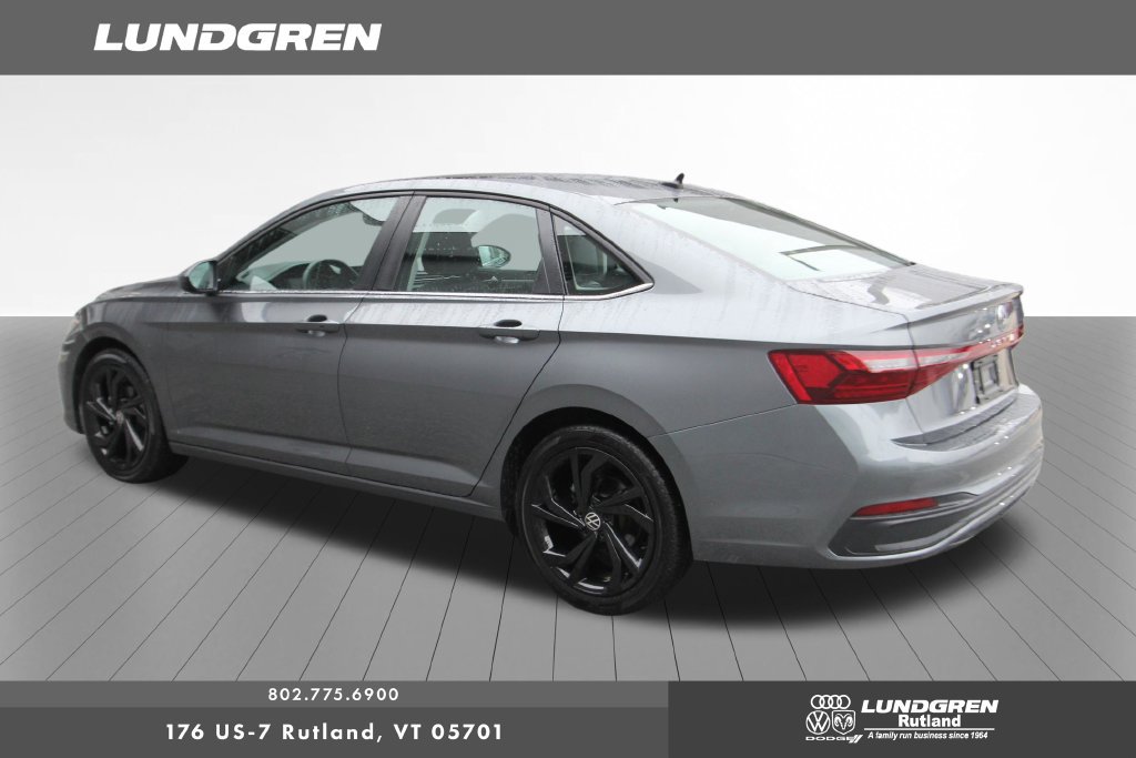 Used 2025 Volkswagen Jetta SE FWD image 37