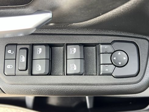 Used 2025 RAM 1500 Tradesman image 14