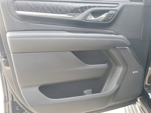 Used 2024 GMC Yukon Denali w/ Denali Reserve Package image 25