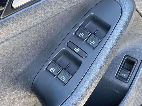 Used 2018 Volkswagen Jetta Sport image 27