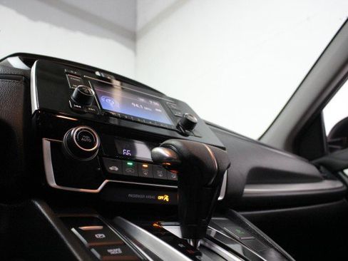 Used 2019 Honda CR-V LX image 15