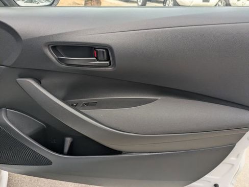 Used 2024 Toyota Corolla LE image 31