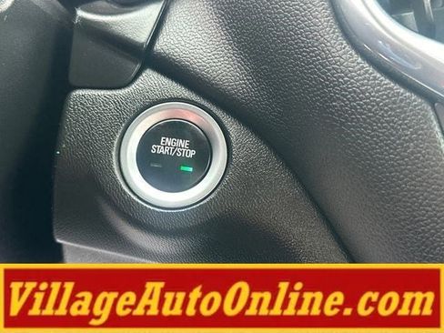 Used 2019 Chevrolet Equinox LT FWD image 24