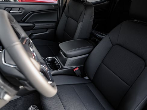 New 2026 GMC Canyon Elevation w/ Convenience Package image 12