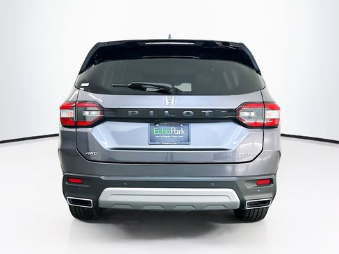 Used 2024 Honda Pilot Elite image 7