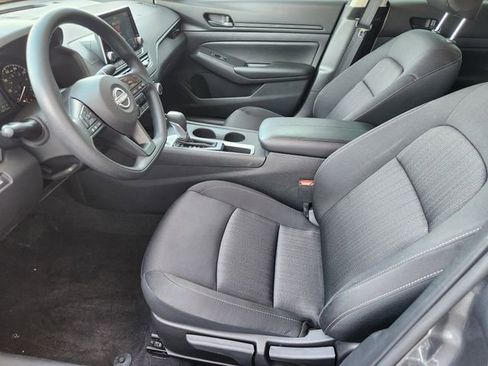 Used 2025 Nissan Altima 2.5 S image 10
