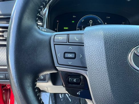 Used 2025 Toyota Camry SE FWD image 15
