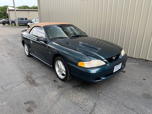 Used 1995 Ford Mustang GT RWD image 6