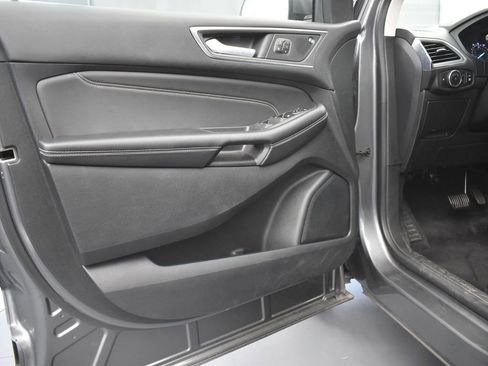 Used 2024 Ford Edge Titanium image 26