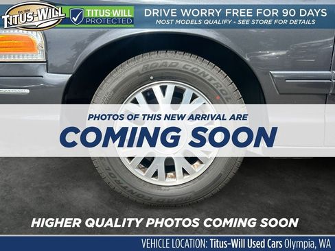 Used 2005 Ford Crown Victoria LX RWD image 4